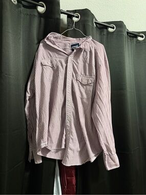 Wrangler Men’s Pink & White Striped Button-Down Shirt